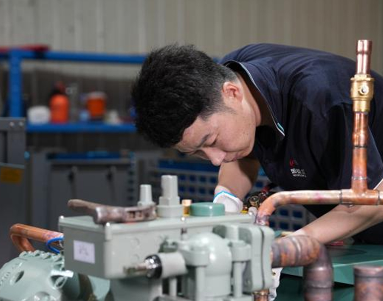 Manufacturing team]